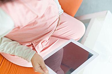 《完蛋！我被美女包围了！》上架抖音 限时优惠35.7元